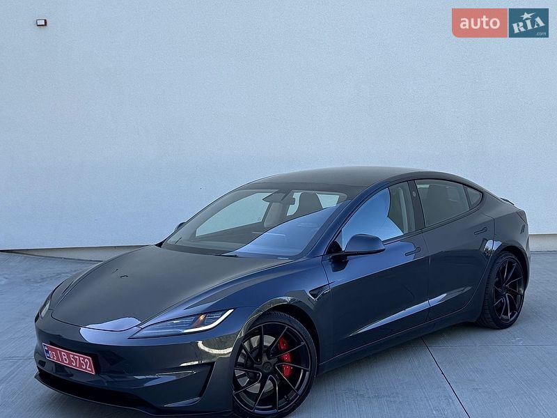Седан Tesla Model 3 2024 в Луцке