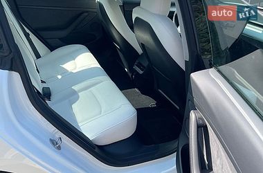Седан Tesla Model 3 2023 в Моршине