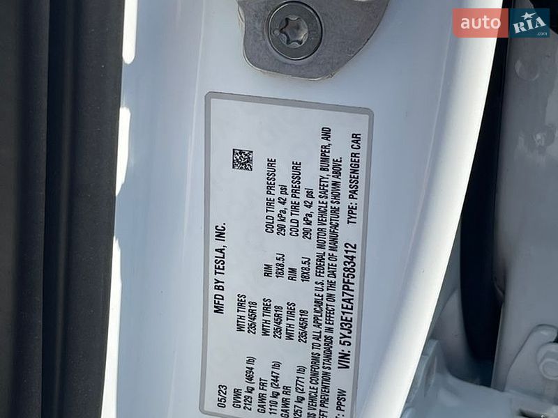 Седан Tesla Model 3 2023 в Моршине