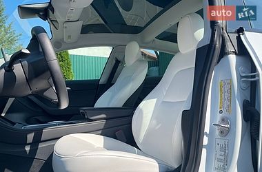 Седан Tesla Model 3 2023 в Моршине