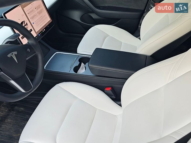 Седан Tesla Model 3 2023 в Василькове