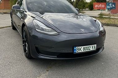 Седан Tesla Model 3 2018 в Звягеле