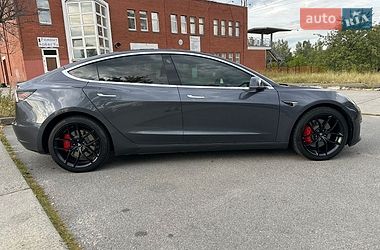 Седан Tesla Model 3 2018 в Звягеле