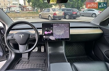 Седан Tesla Model 3 2018 в Звягеле