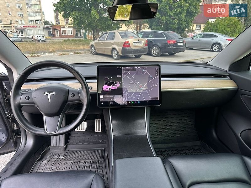 Седан Tesla Model 3 2018 в Звягеле