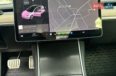 Седан Tesla Model 3 2018 в Звягеле