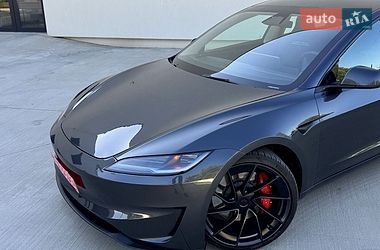 Седан Tesla Model 3 2024 в Луцке