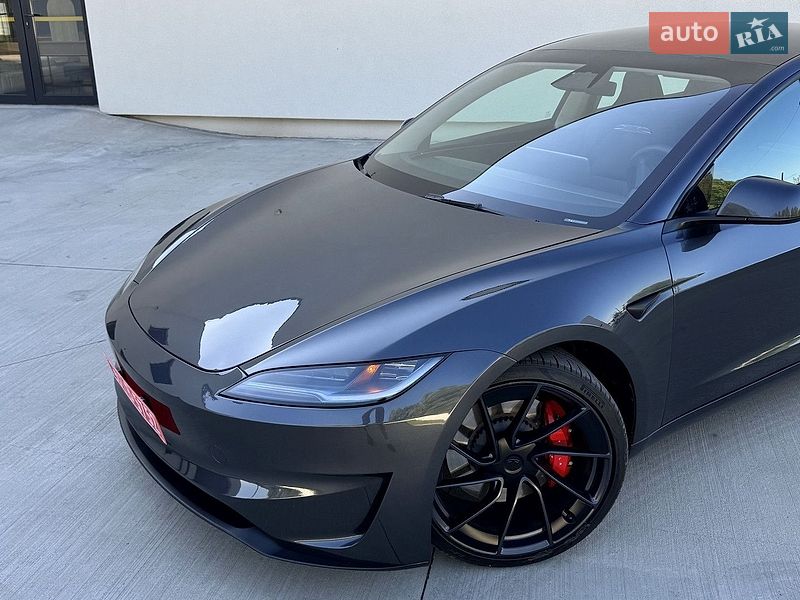 Седан Tesla Model 3 2024 в Луцке