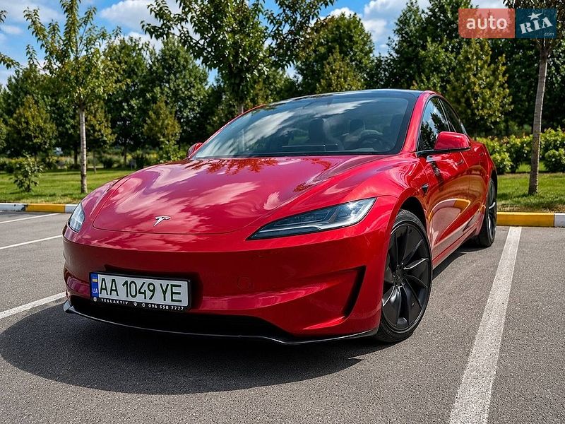 Седан Tesla Model 3 2024 в Києві