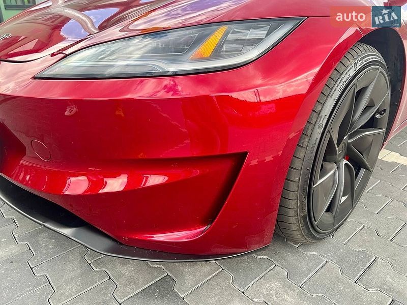 Седан Tesla Model 3 2024 в Києві