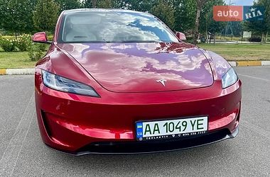 Седан Tesla Model 3 2024 в Києві