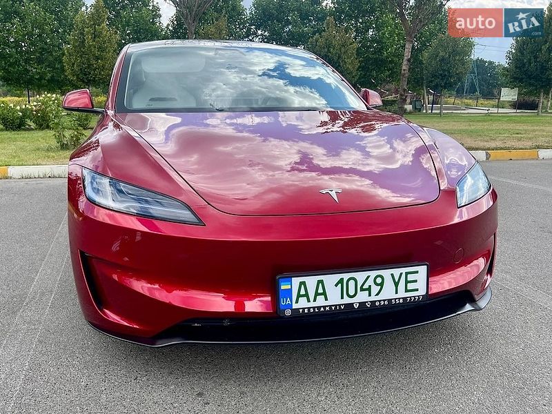 Седан Tesla Model 3 2024 в Києві