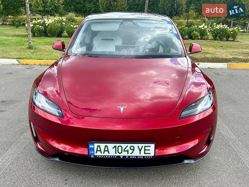 Седан Tesla Model 3 2024 в Києві