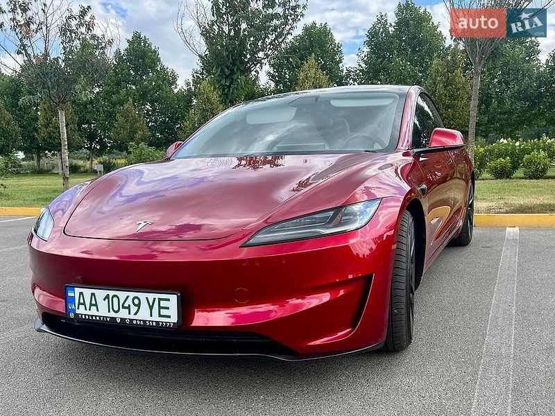 Седан Tesla Model 3 2024 в Києві