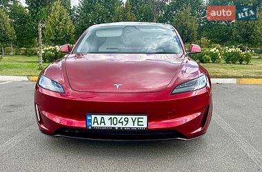 Седан Tesla Model 3 2024 в Києві