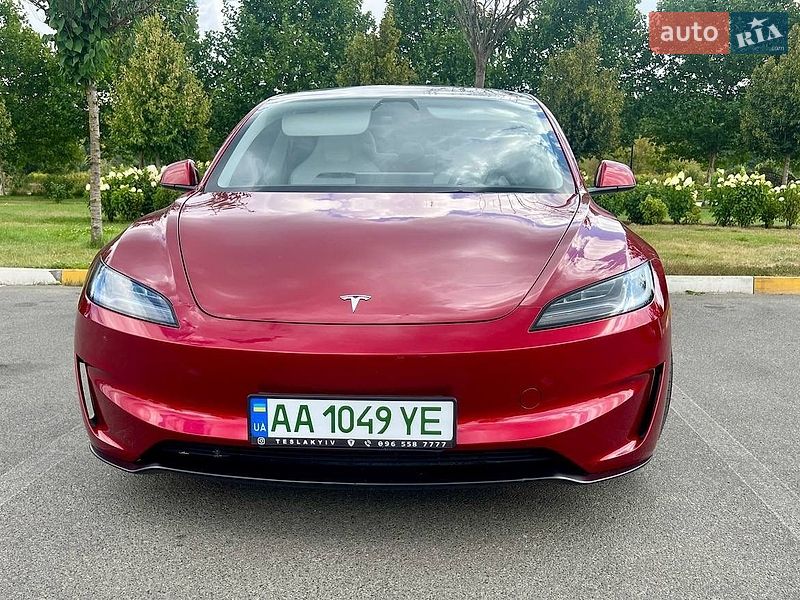 Седан Tesla Model 3 2024 в Києві