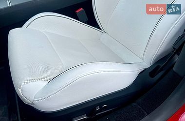 Седан Tesla Model 3 2024 в Києві