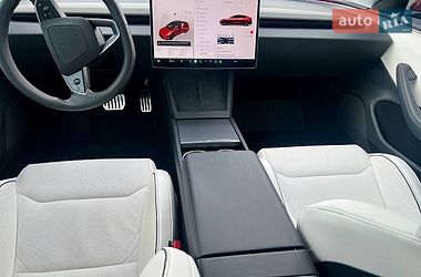 Седан Tesla Model 3 2024 в Києві
