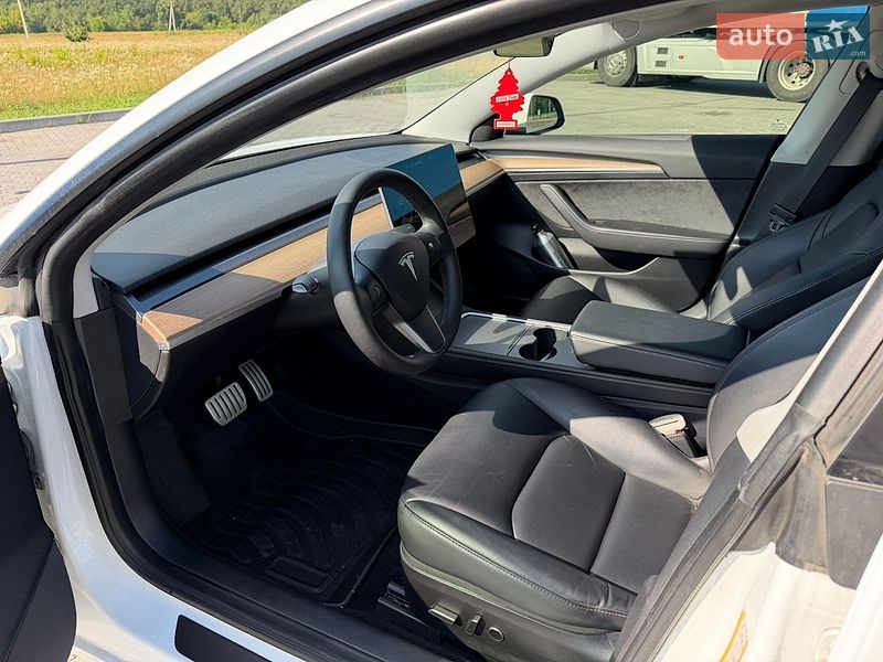 Седан Tesla Model 3 2021 в Луцьку