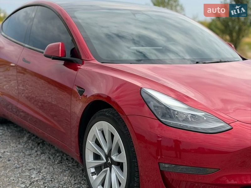 Седан Tesla Model 3 2022 в Києві