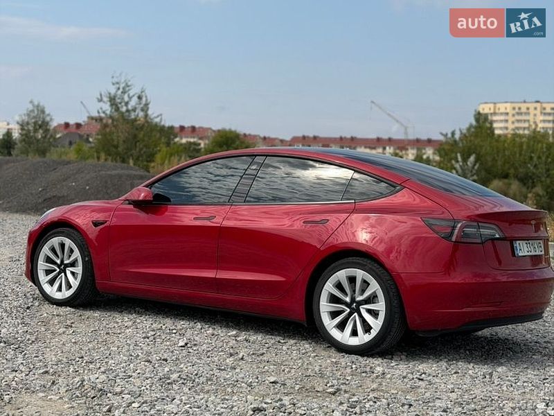 Седан Tesla Model 3 2022 в Києві