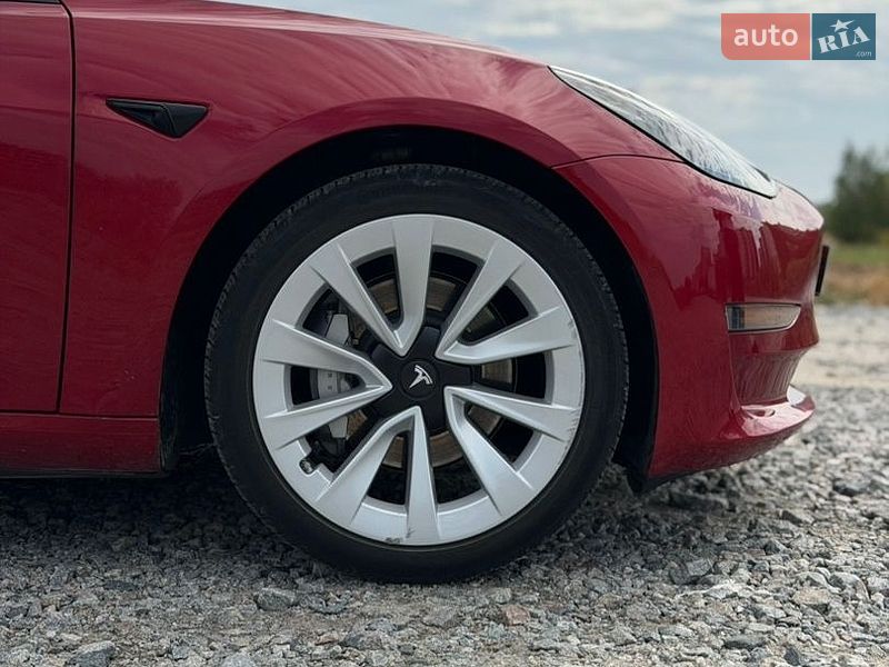 Седан Tesla Model 3 2022 в Києві