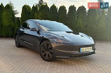 Седан Tesla Model 3 2024 в Днепре