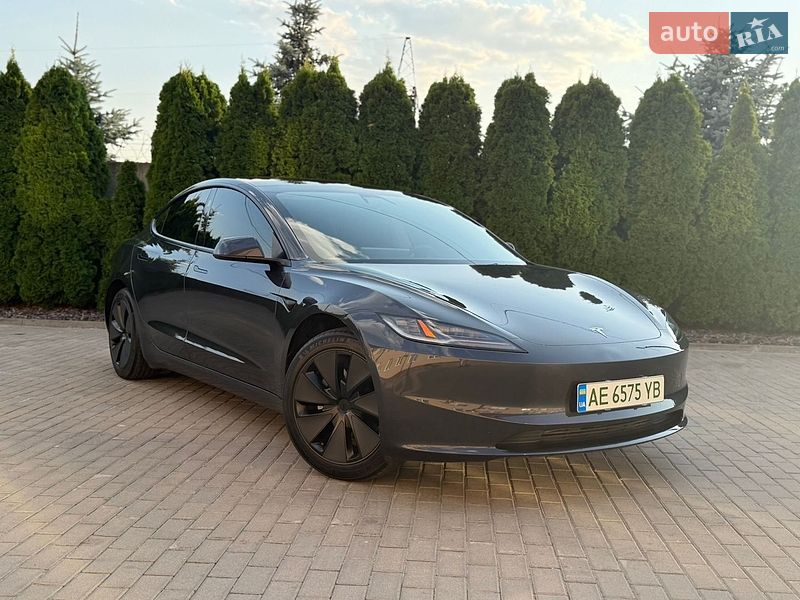 Седан Tesla Model 3 2024 в Днепре