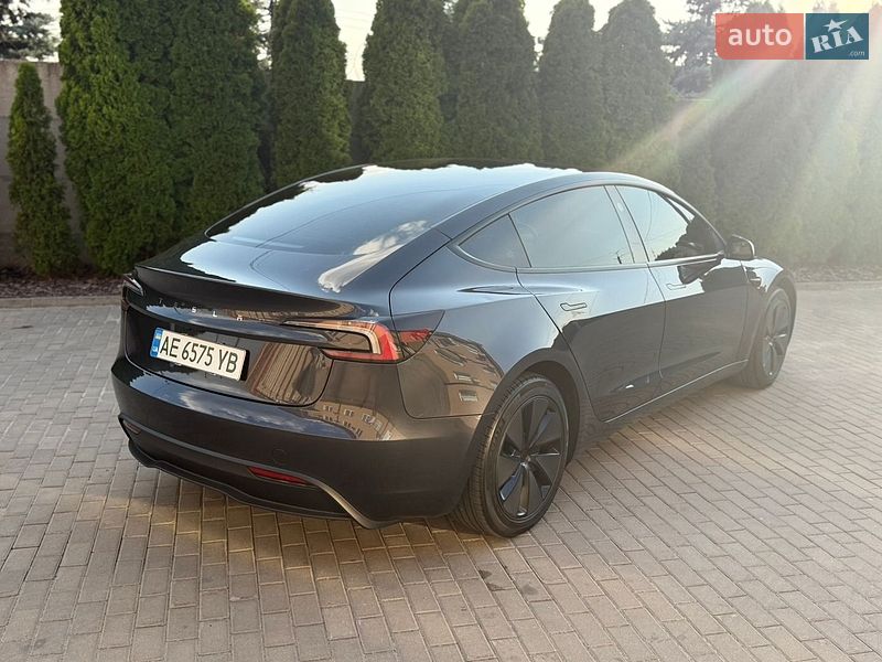 Седан Tesla Model 3 2024 в Днепре