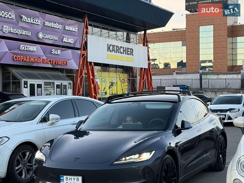 Tesla Model 3, фото из объявления
