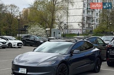 Седан Tesla Model 3 2024 в Києві