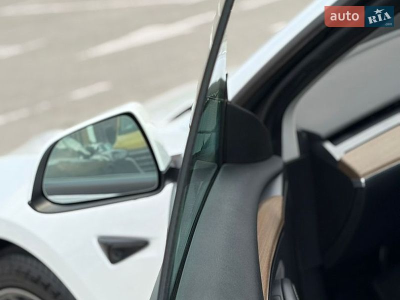 Седан Tesla Model 3 2022 в Киеве