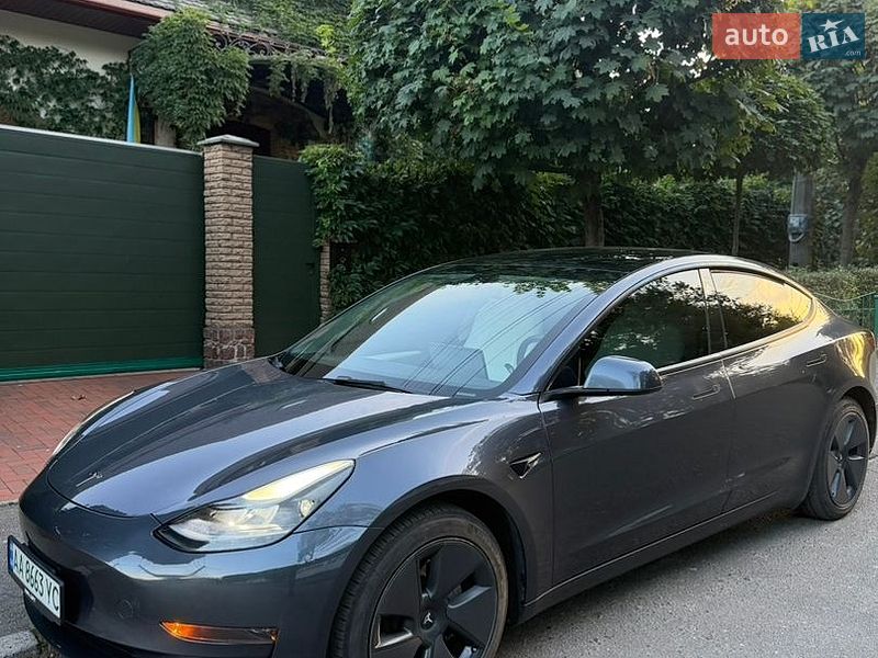 Tesla Model 3 2022