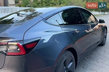 Седан Tesla Model 3 2022 в Киеве