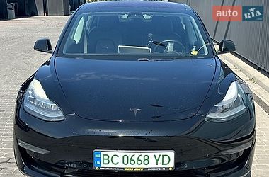 Седан Tesla Model 3 2018 в Львове