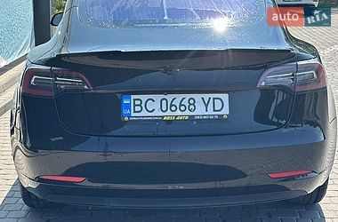 Седан Tesla Model 3 2018 в Львове