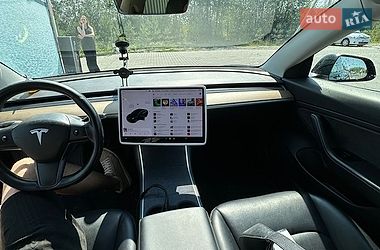 Седан Tesla Model 3 2018 в Львове