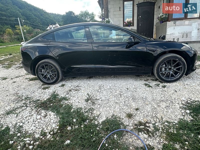 Седан Tesla Model 3 2018 в Львове