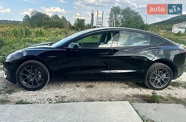 Седан Tesla Model 3 2018 в Львове