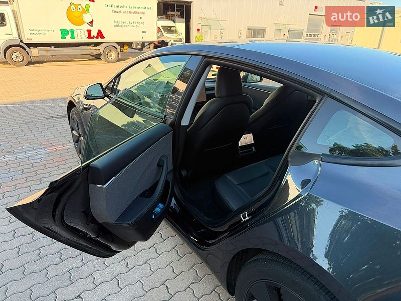 Седан Tesla Model 3 2024 в Одесі