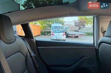 Седан Tesla Model 3 2024 в Одесі