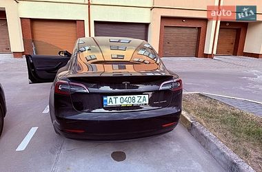 Седан Tesla Model 3 2018 в Львове