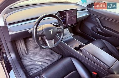 Седан Tesla Model 3 2018 в Львове