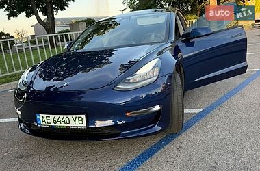 Седан Tesla Model 3 2020 в Дніпрі
