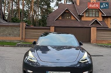 Седан Tesla Model 3 2022 в Чернігові