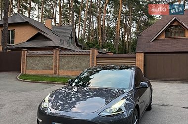 Седан Tesla Model 3 2022 в Чернігові