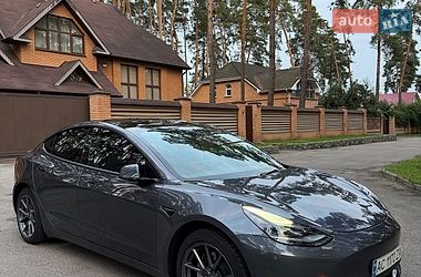 Седан Tesla Model 3 2022 в Чернігові