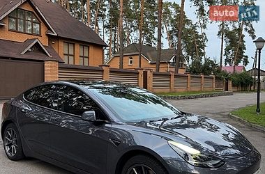 Седан Tesla Model 3 2022 в Чернігові