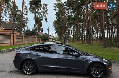Седан Tesla Model 3 2022 в Чернігові