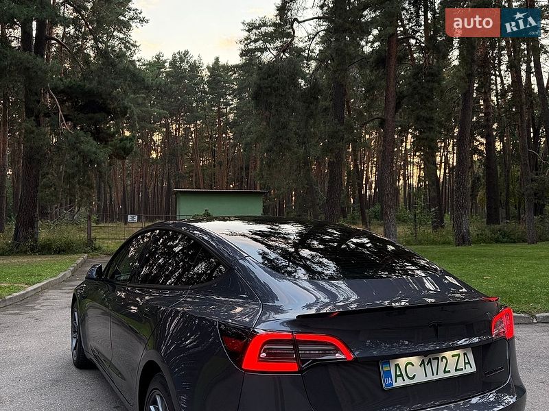 Седан Tesla Model 3 2022 в Чернігові